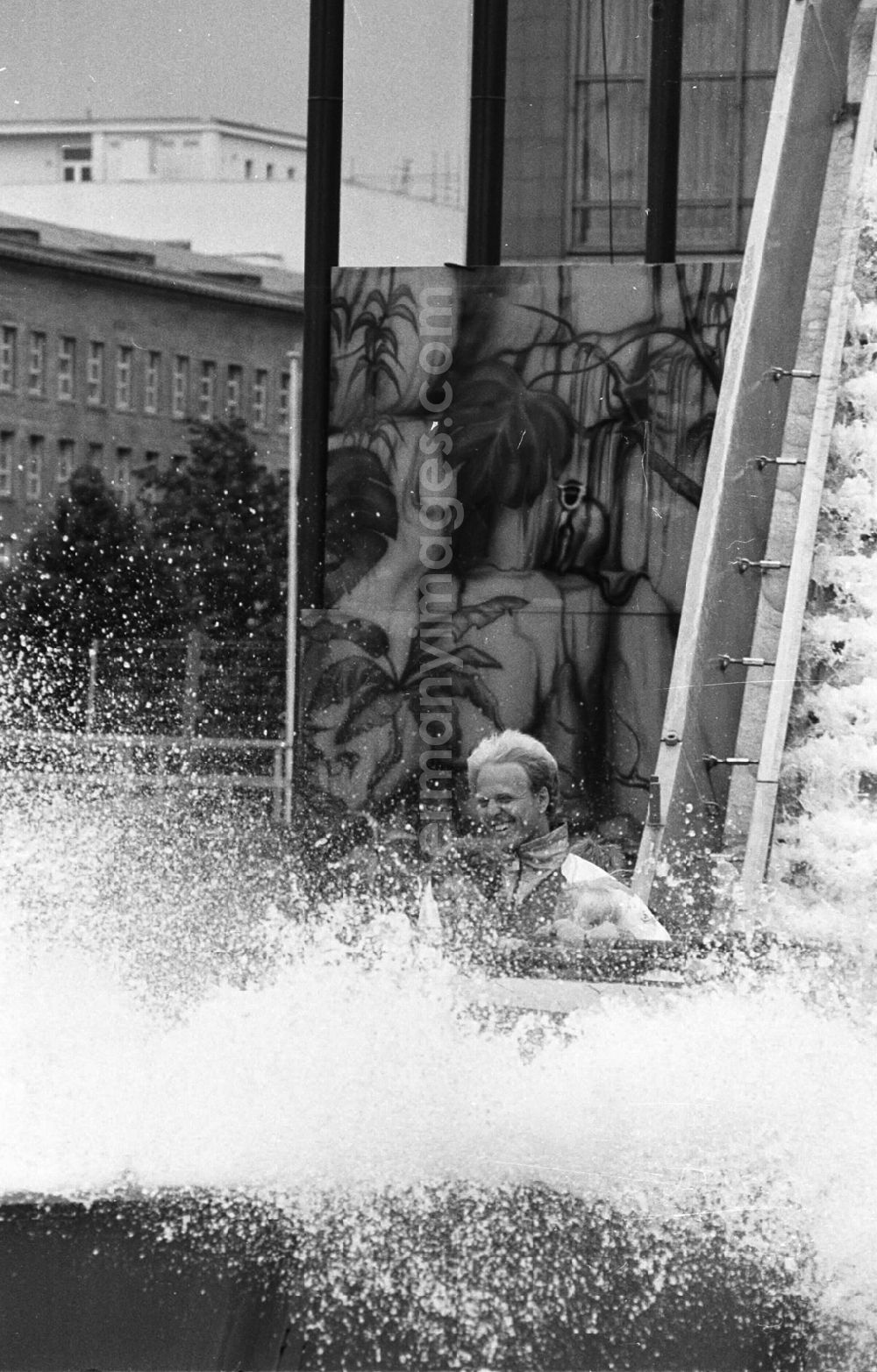 GDR photo archive: Berlin / Mitte - Berliner Sommerfest auf dem Marx-Engels-Platz 28.07.92 Lange Umschlag 1