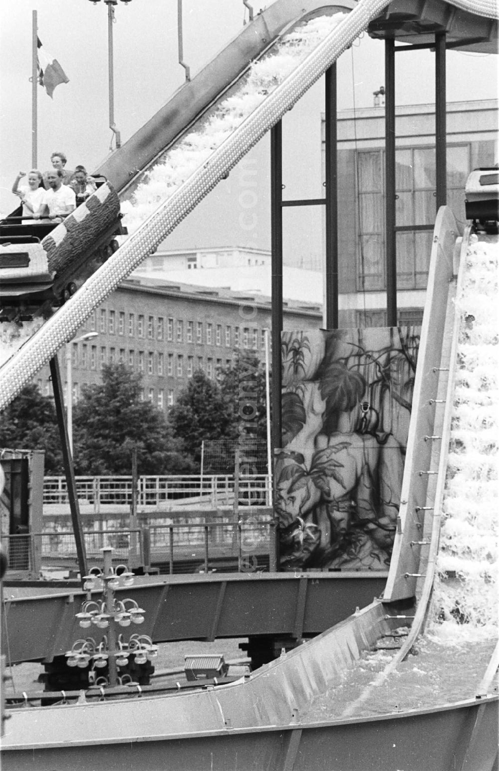 Berlin / Mitte: Berliner Sommerfest auf dem Marx-Engels-Platz 28.07.92 Lange Umschlag 1