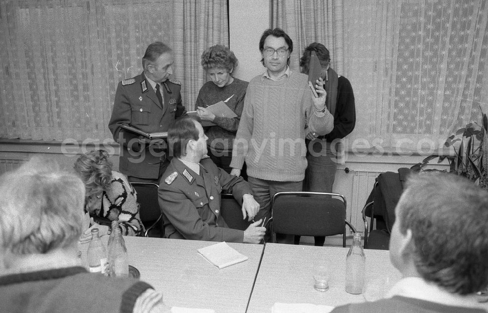 GDR photo archive: Berlin - Scenes of the storming and squatting of the MfS - Central Ministry for State Security on Normannenstrasse in the district of Lichtenberg in Berlin East Berlin on the territory of the former GDR, German Democratic Republic