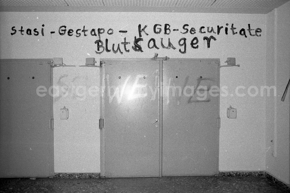 Berlin: Scenes of the storming and squatting of the MfS - Central Ministry for State Security on Normannenstrasse in the district of Lichtenberg in Berlin East Berlin on the territory of the former GDR, German Democratic Republic