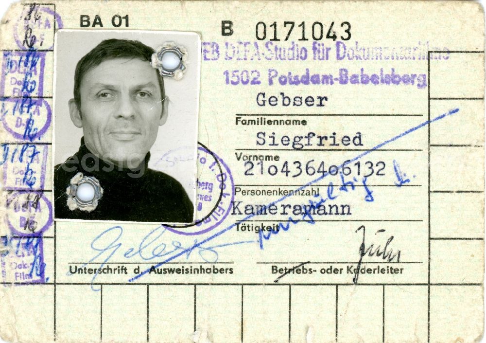 Potsdam: Reproduction VEB DEFA Studio company ID for feature films issued in the district Babelsberg in Potsdam in the state Brandenburg on the territory of the former GDR, German Democratic Republic