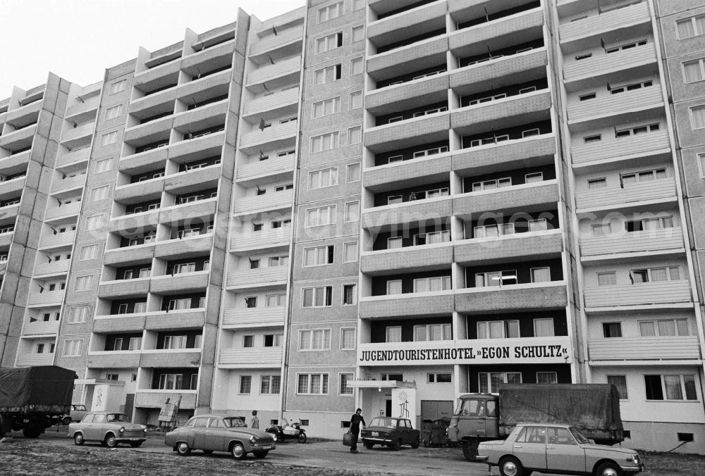 GDR image archive: Berlin - View at the youth tourist's hotel Egon Schultz in the animal park in Berlin, the former capital of the GDR, German democratic republic