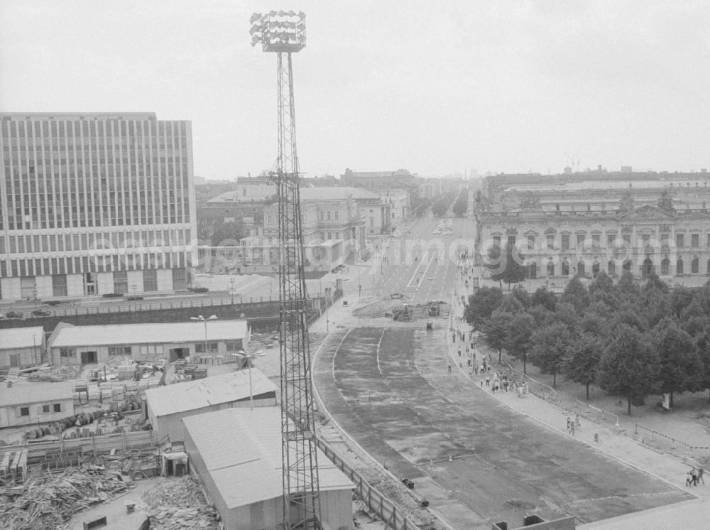 GDR photo archive: Berlin - View from the Palace of the Republic in the direction of Unter der Linden in Berlin, the former capital of the GDR, the German Democratic Republic. Links Ministry of Foreign Affairs, the Crown Prince's Palace and the State Opera. Right the armory
