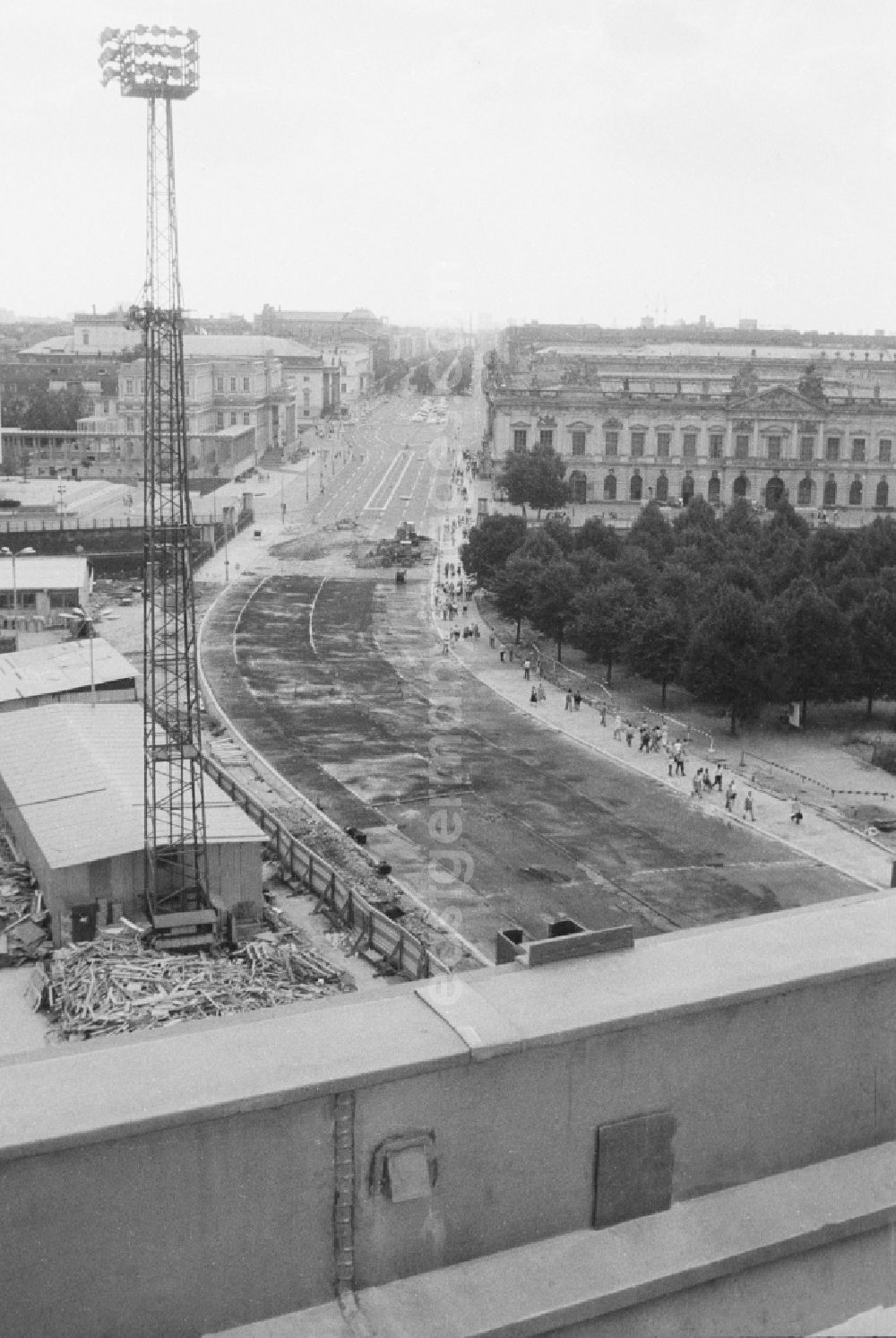GDR picture archive: Berlin - View from the Palace of the Republic in the direction of Unter der Linden in Berlin, the former capital of the GDR, the German Democratic Republic. Links Ministry of Foreign Affairs, the Crown Prince's Palace and the State Opera. Right the armory