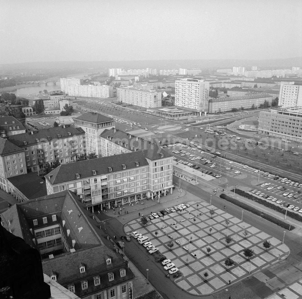 GDR image archive: Dresden - Overlooking the Pirnaischer place in the old town of Dresden in Saxony between the Wilsdruffer road and the Waisenhaus street. In the background the river Elbe and housing estates