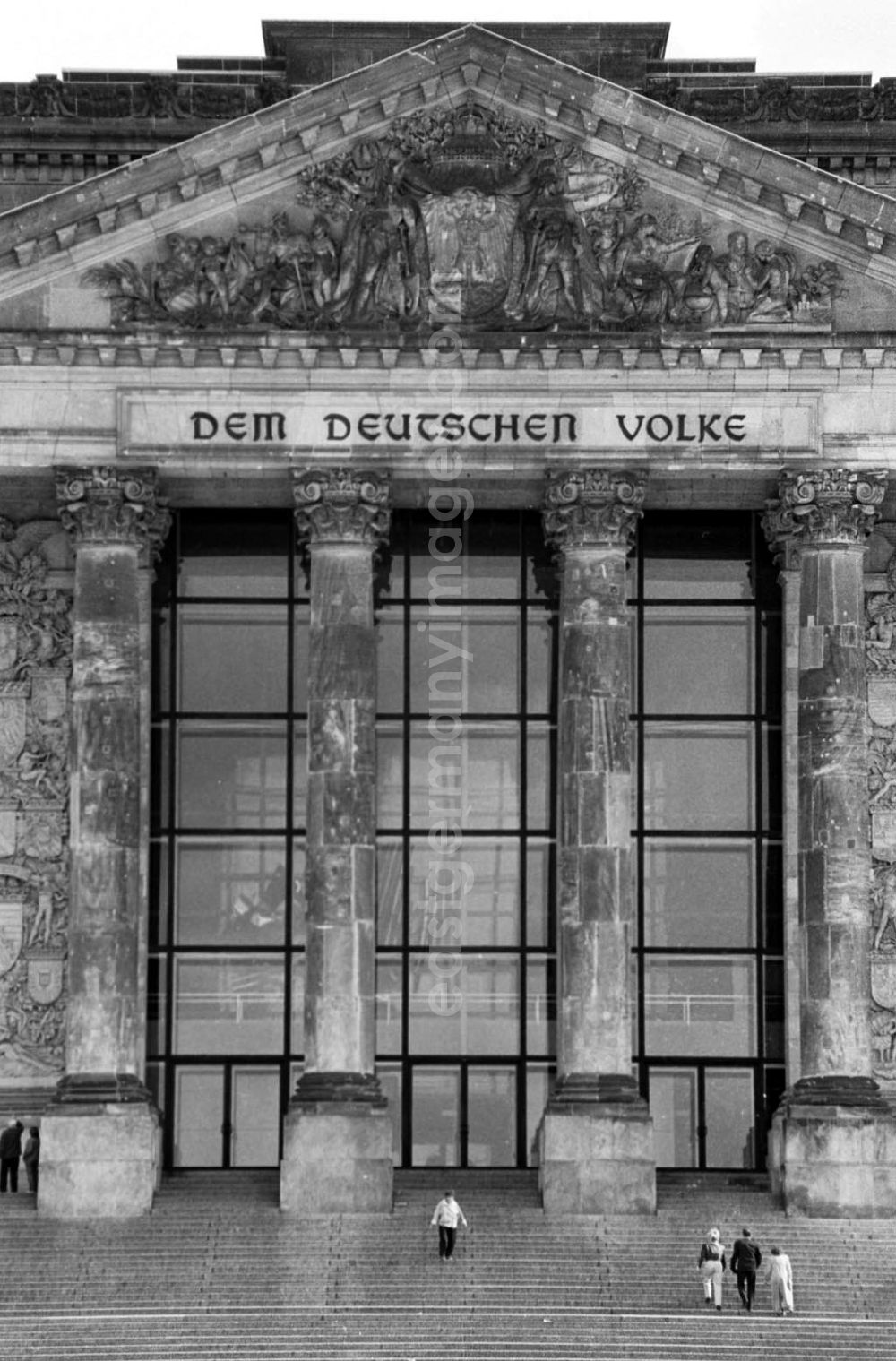 Berlin-Mitte Berlin-Tiergarten: Brandenburger Tor + Reichstag 30.