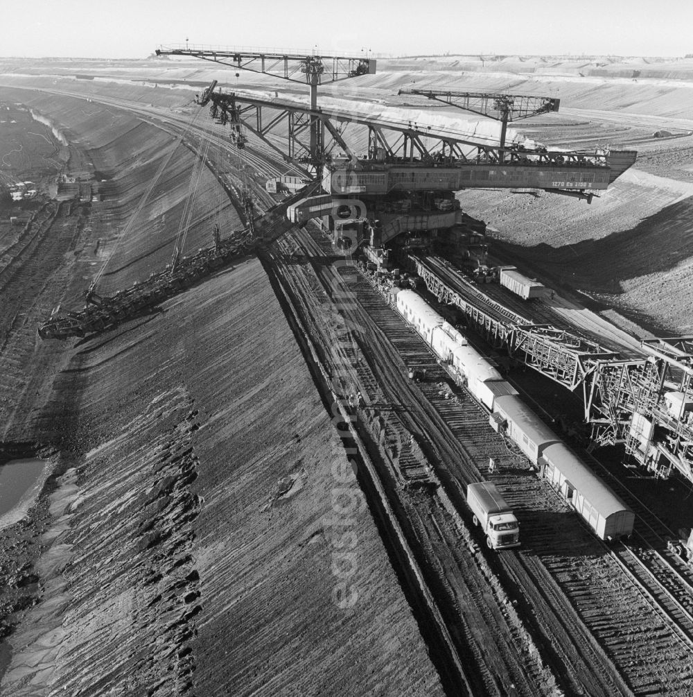 GDR picture archive: Spremberg - Lignite Welzow-Sued in Spremberg in today's state of Brandenburg. The Welzow-South is located in the southern part of Lower Lusatia Spree-Neisse, which is operated by Vattenfall Europe Mining AG