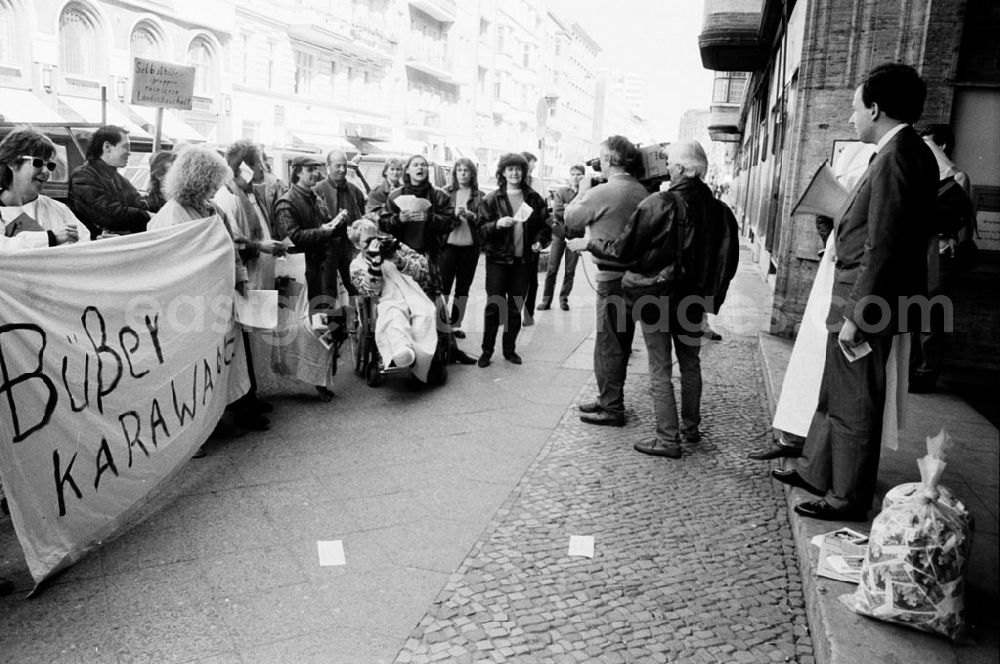 GDR photo archive: - Büßerkarawane vom Rathaus Schöneberg zum Finanzsenator Umschlagnummer: 734