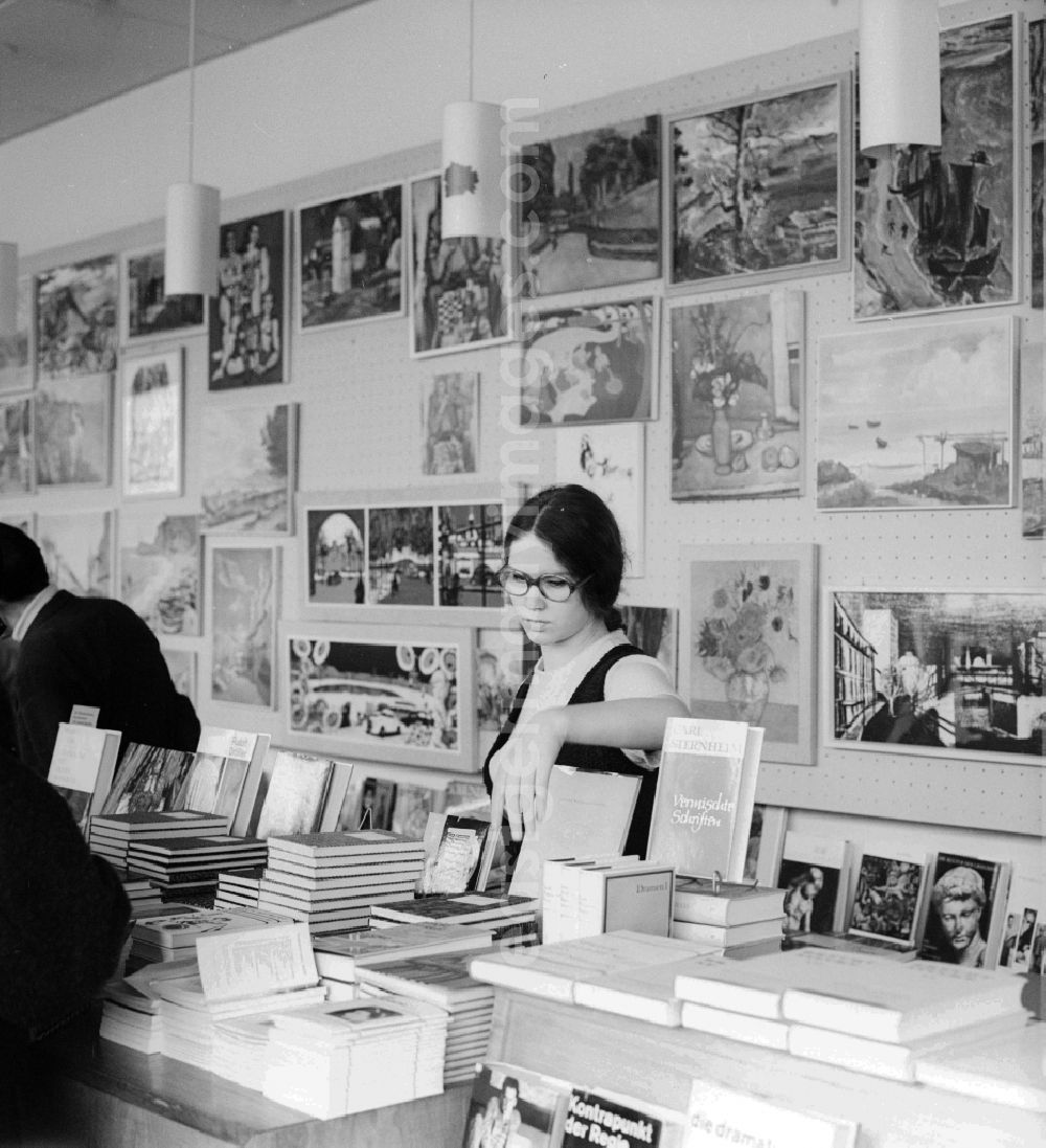 Berlin: Bookshop in Berlin, the former capital of the GDR, German democratic republic