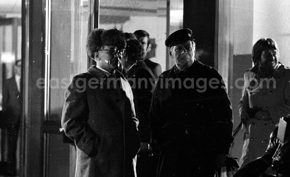 GDR photo archive: Joachimsthal / Brandenburg - Bundeskanzler Helmut Schmidt und Erich Honecker vor der Residenz Hubertusstock am Werbellinsee (Brandenburg).