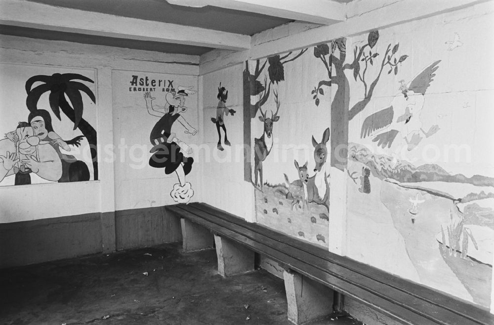 Laubusch: Painting in a bus stop in Laubusch in the state Saxony on the territory of the former GDR, German Democratic Republic
