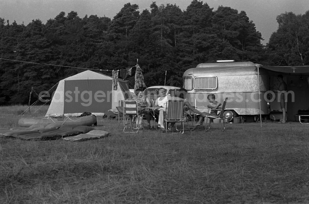 Neuruppin OT Stendenitz: NEURUPPIN OT Stendenitz Familienurlaub auf dem Campingplatz Am Rottstielfließ am Tornowsee in Brandenburg.