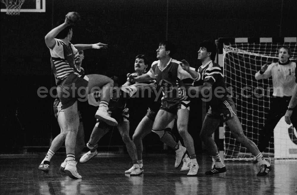 Berlin-Charlottenburg: Charlottenburg - Berlin Männer Handball, Preußen gegen Magdeburg 09.12.9