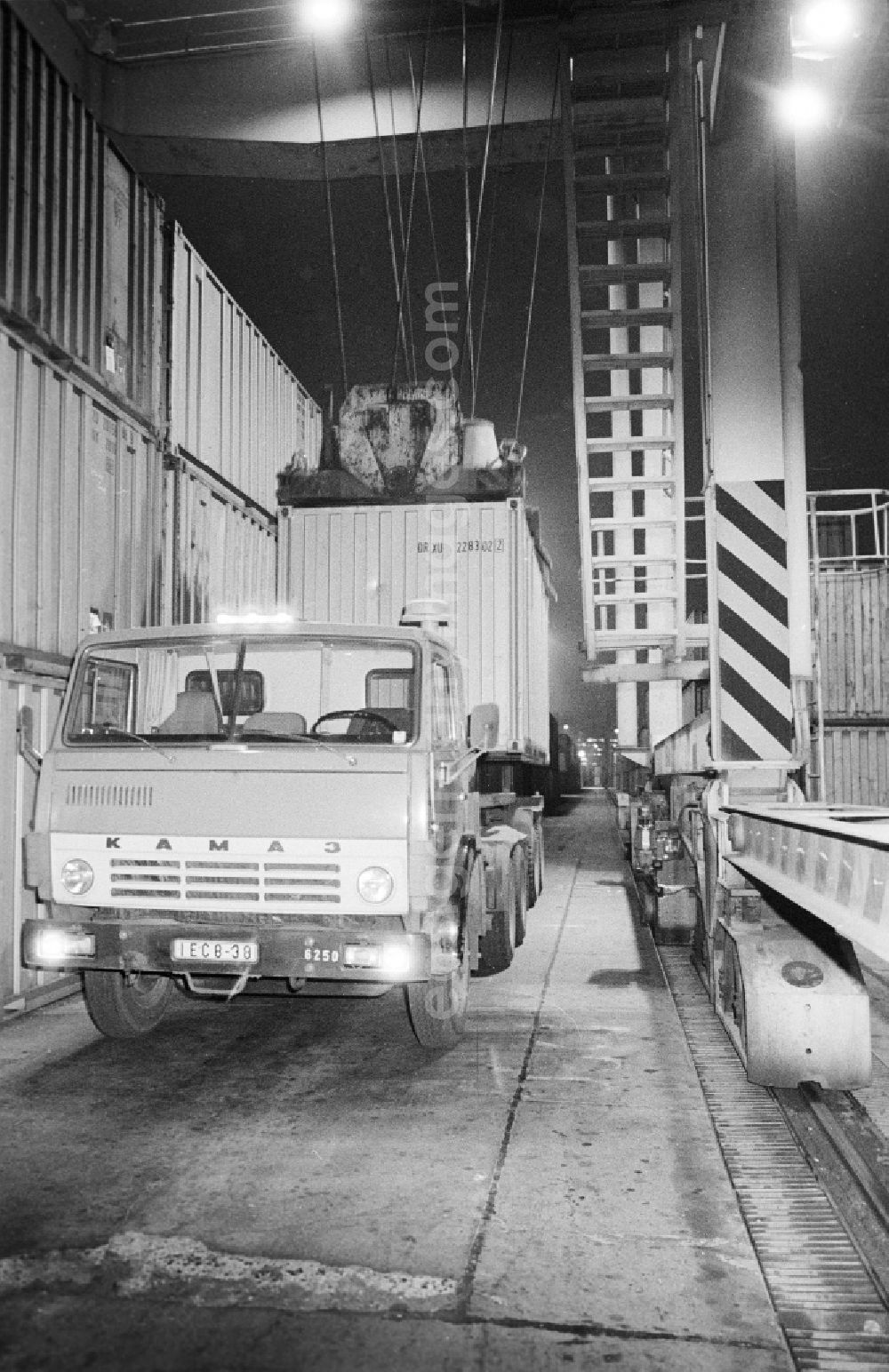GDR image archive: Berlin - A truck will load with a container in the container terminal Frankfurt avenue in Berlin, the former capital of the GDR, German democratic republic