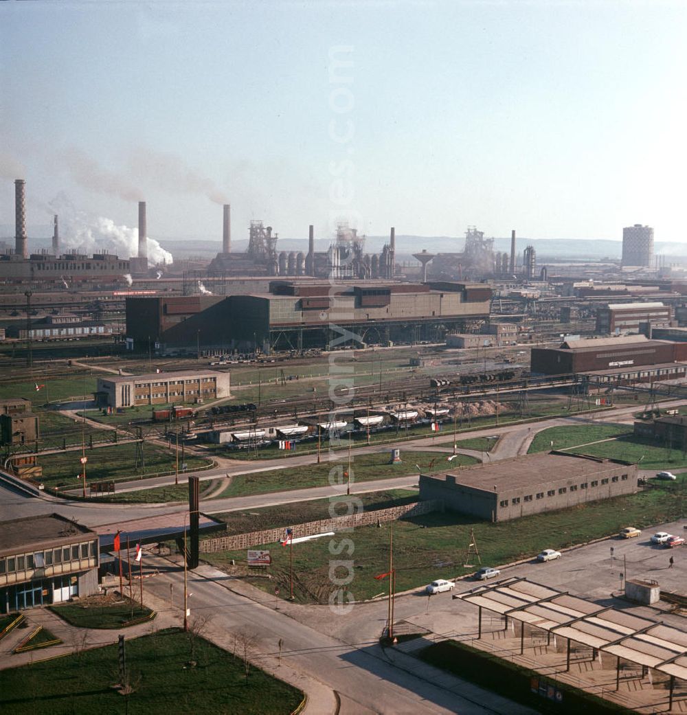 GDR photo archive: Kosice - Blick auf das 1959 als Volkseigener Betrieb gegründete Stahlwerk der ostslowakischen Stadt Kosice.