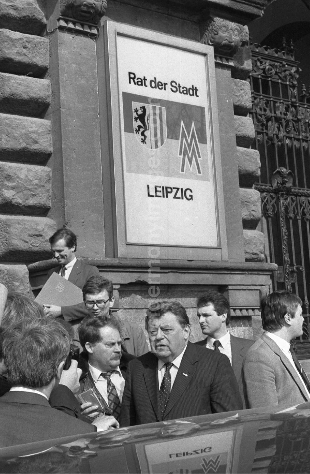 GDR picture archive: Leipzig - Reception for politicians CSU chairman Franz Josef Strauss in front of the town hall in the district of Mitte in Leipzig in the state of Saxony in the area of the former GDR, German Democratic Republic