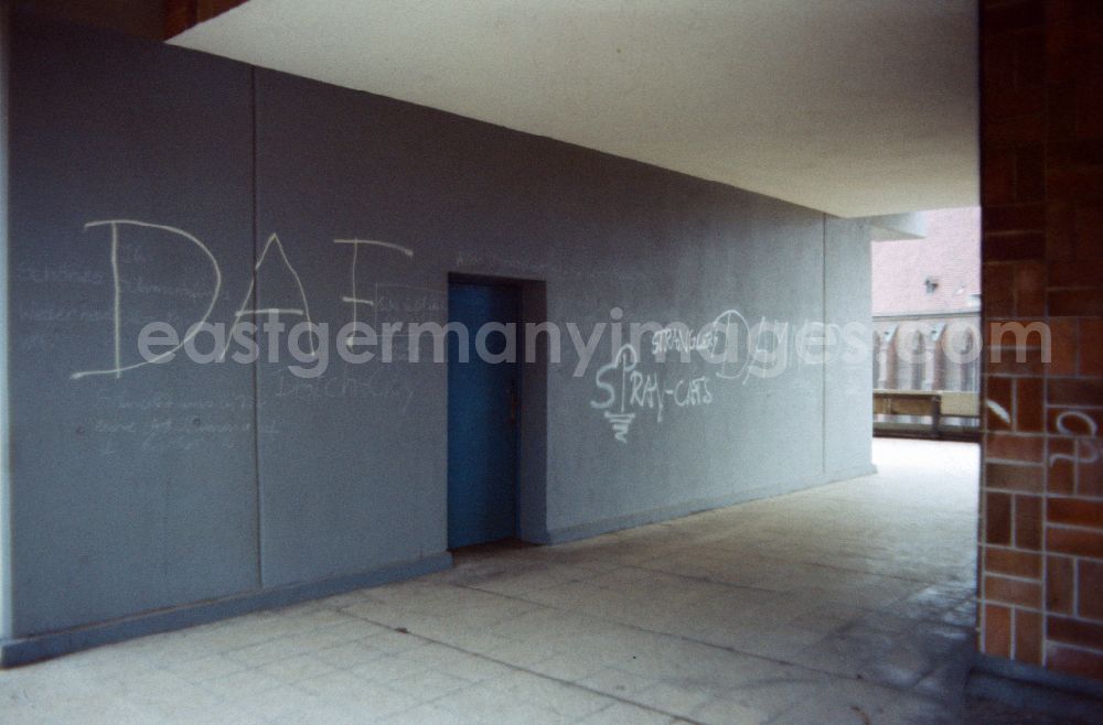 GDR picture archive: Berlin - DAF and Stranglers lettering on a house wall in Berlin-Mitte in the area of the former GDR, German Democratic Republic