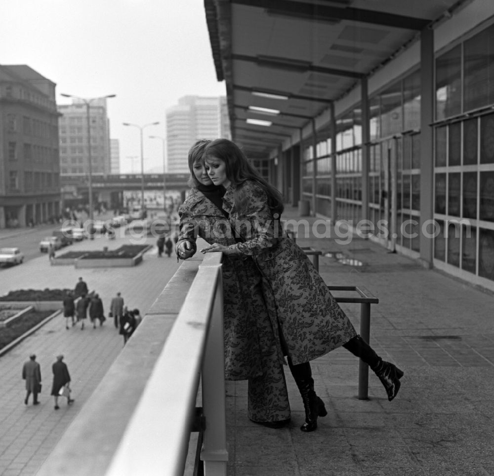 GDR photo archive: Berlin - Young womans presents current women's fashion collection the autumn collection in Berlin, the former capital of the GDR, German Democratic Republic