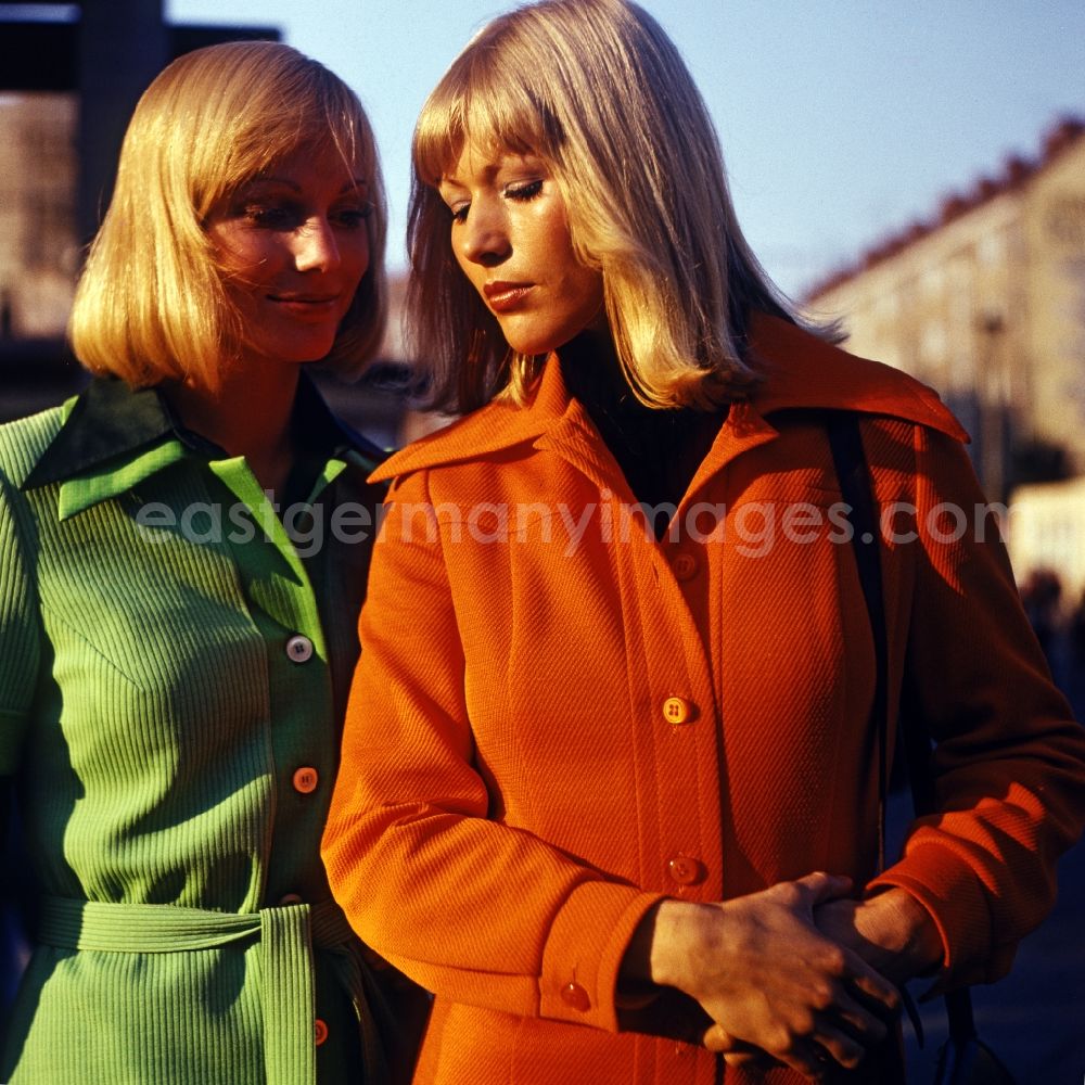 GDR image archive: Rostock - Young woman presents current women's fashion collection autumn fashion in Rostock in the state Mecklenburg-Western Pomerania on the territory of the former GDR, German Democratic Republic