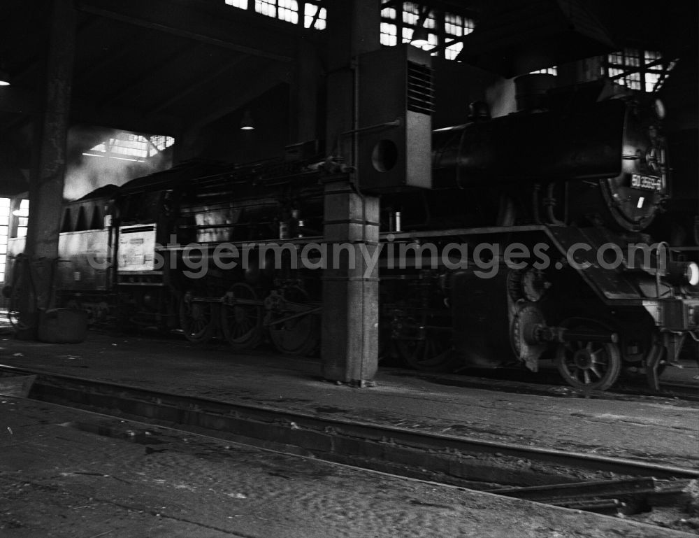 Halberstadt: Maintenance and repair work on the operation of steam locomotives of the Deutsche Reichsbahn of the construction series 5