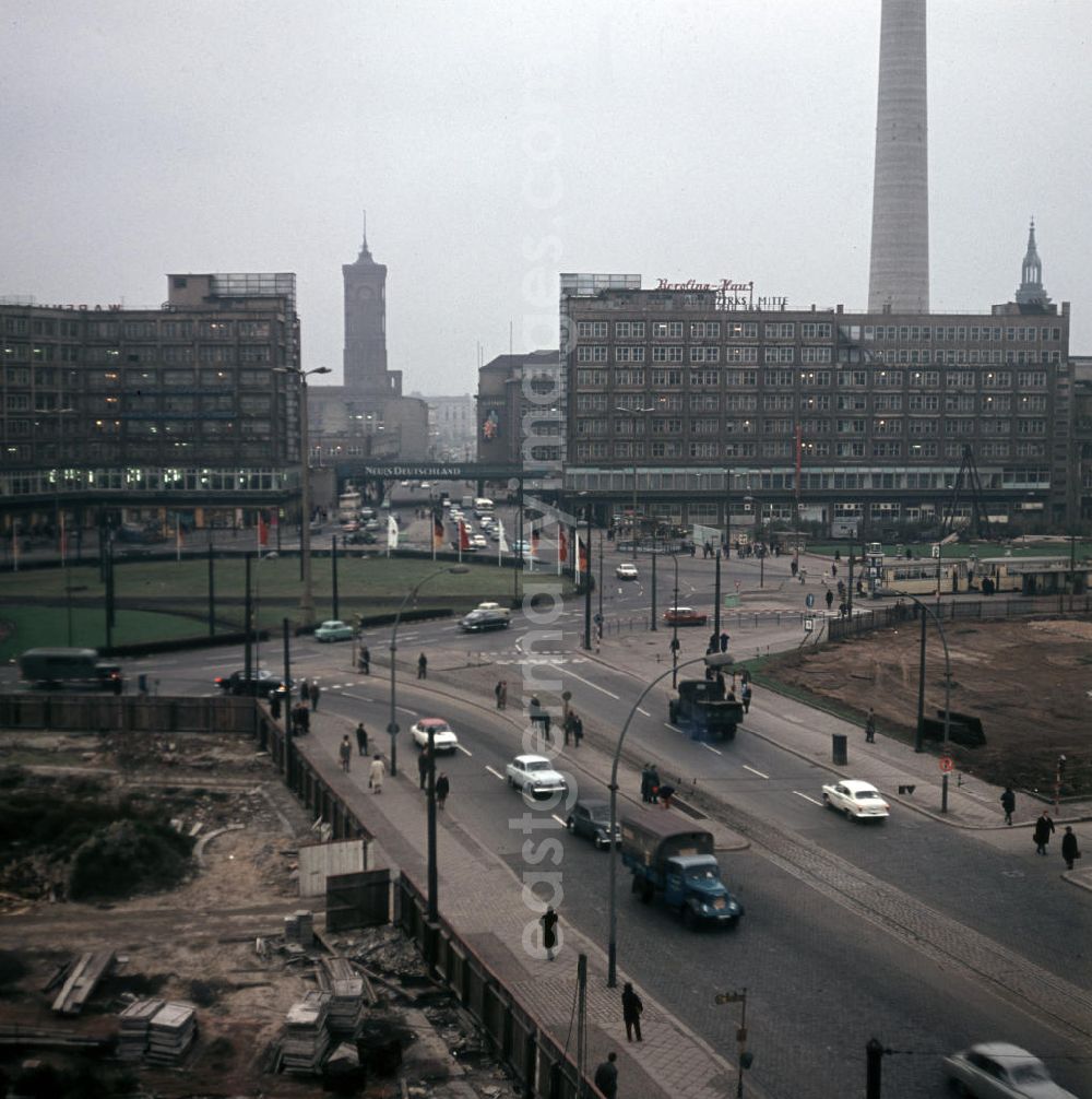 GDR photo archive: Berlin - Großbaustelle Alexanderplatz - hier entsteht Mitte der 6