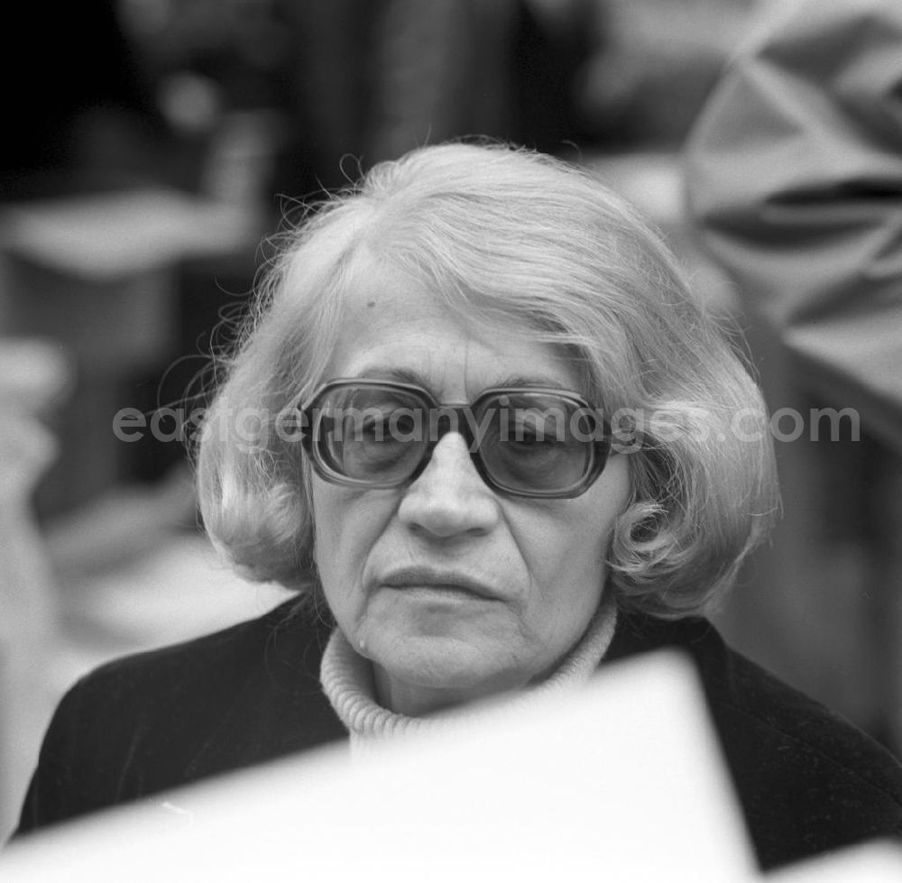 GDR photo archive: Leipzig - Die Schriftstellerin Hildegard Maria Rauchfuß auf dem Schriftstellerbasar in Leipzig.