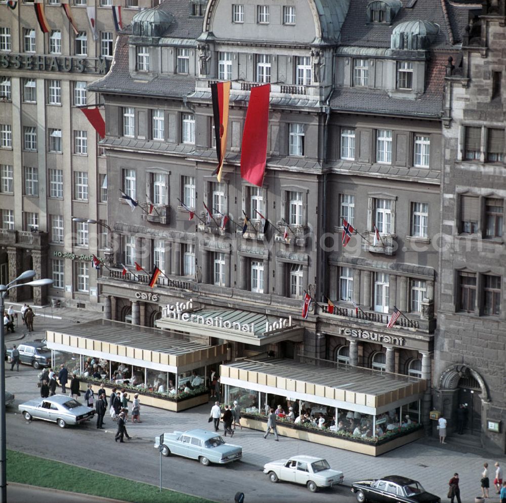 Leipzig: Blick auf das Hotel International in Leipzig. Das älteste Luxushotel Leipzigs gehörte als Hotel Fürstenhof in der ersten Hälfte des 2