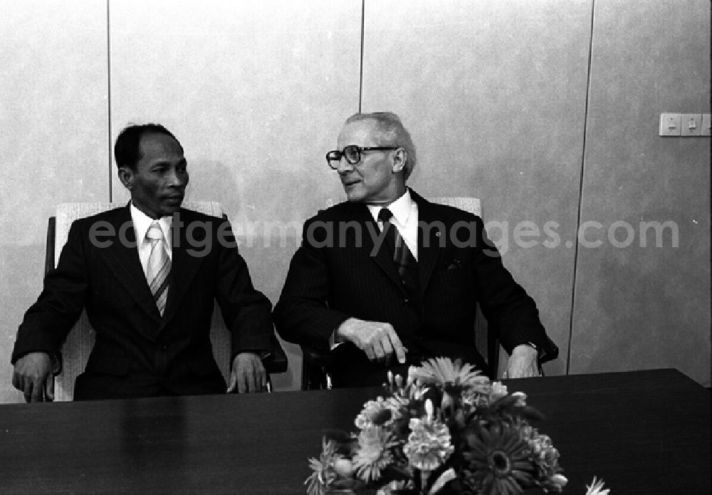 Berlin: DDR und Kambodscha schlossen Vertrag über Freundschaft und Zusammenarbeit. Freundschaftliche Begegnung im Hause des Zentralkomitees. (354)