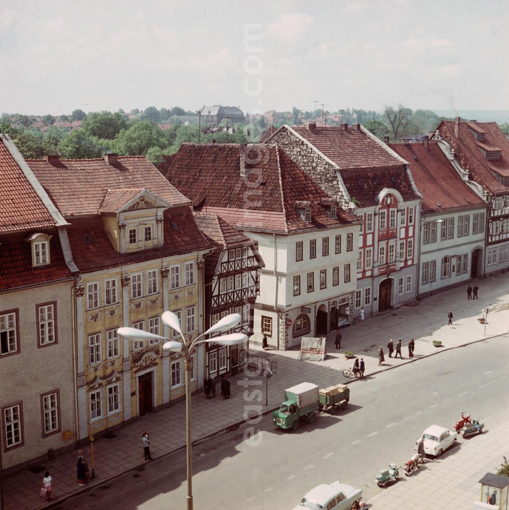 GDR photo archive: Mühlhausen - Blick auf historische Bürgerhäuser am Untermarkt in Mühlhausen.