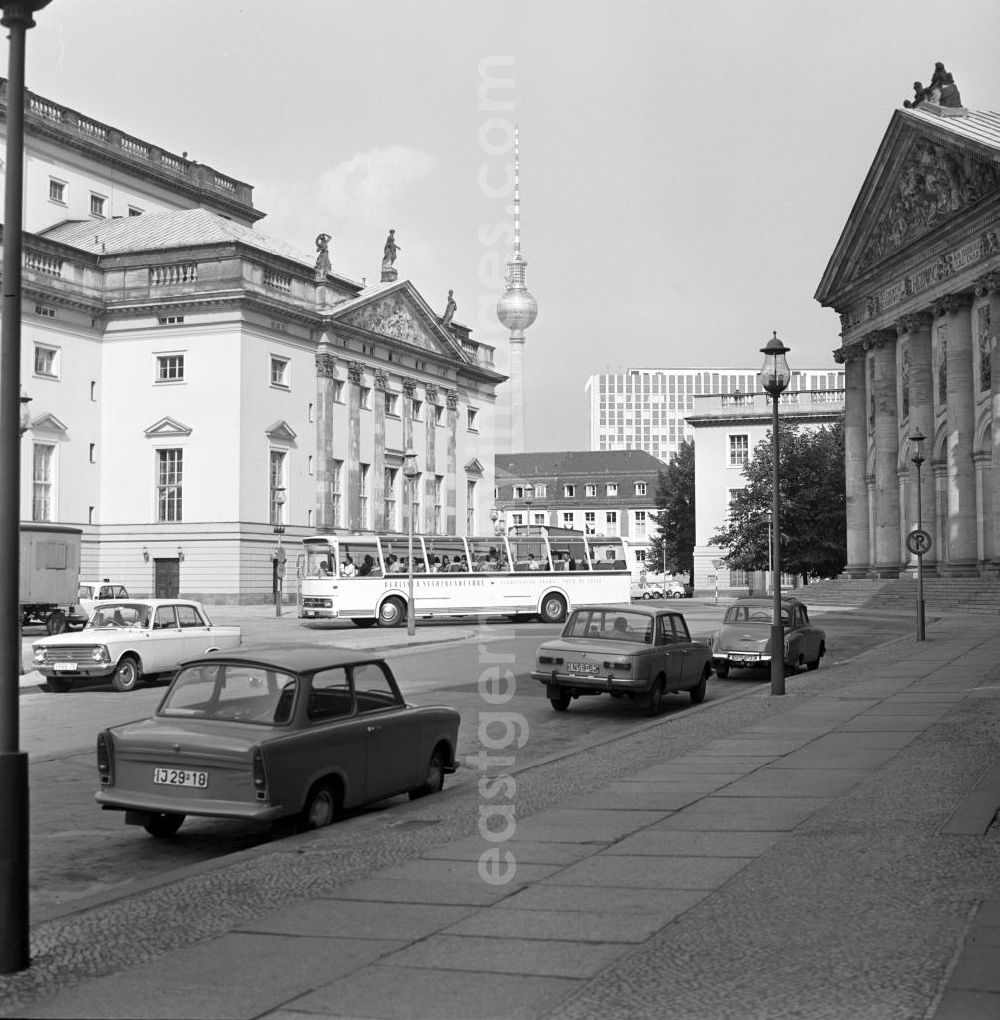 GDR photo archive: Berlin - Blick auf die Staatsoper (l-r), den Fernsehturm, das Ministerium für Auswärtige Angelegenheiten (MfAA) und das Eingangsportal der Sankt-Hedwigs-Kathedrale in Berlin.