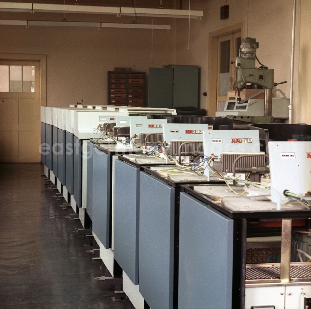 GDR photo archive: Radeberg - Mainframe computer in the nationally-owned company combine Robotron Radeberg in the state Saxony