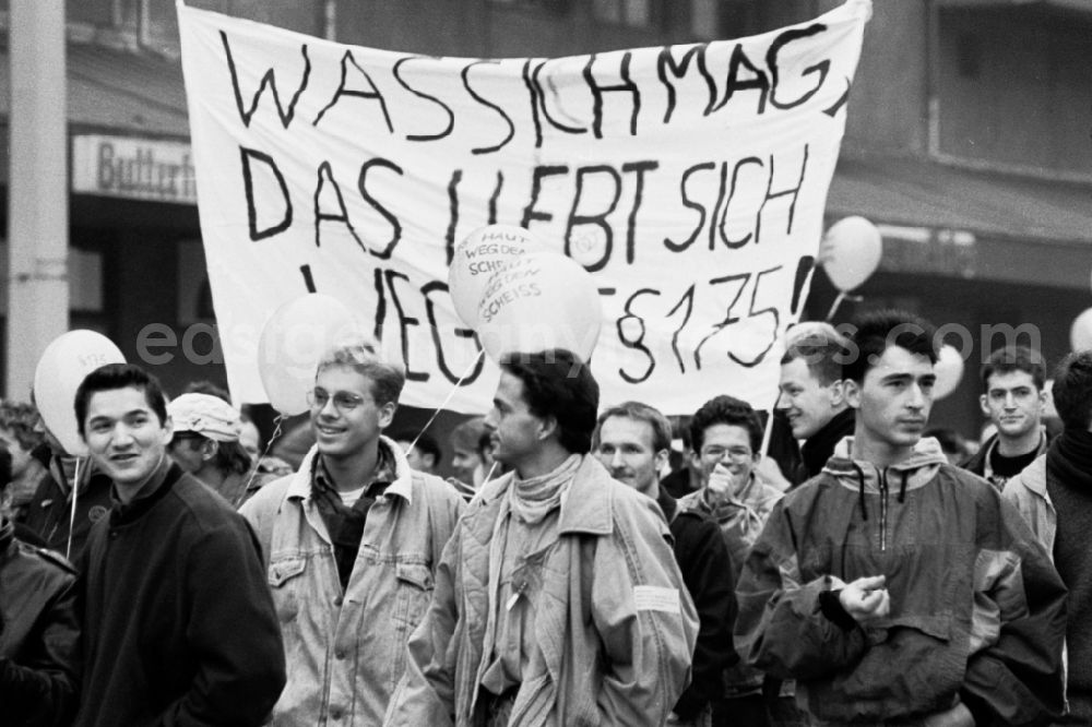 GDR picture archive: Berlin - Homosexual Demo in Berlin