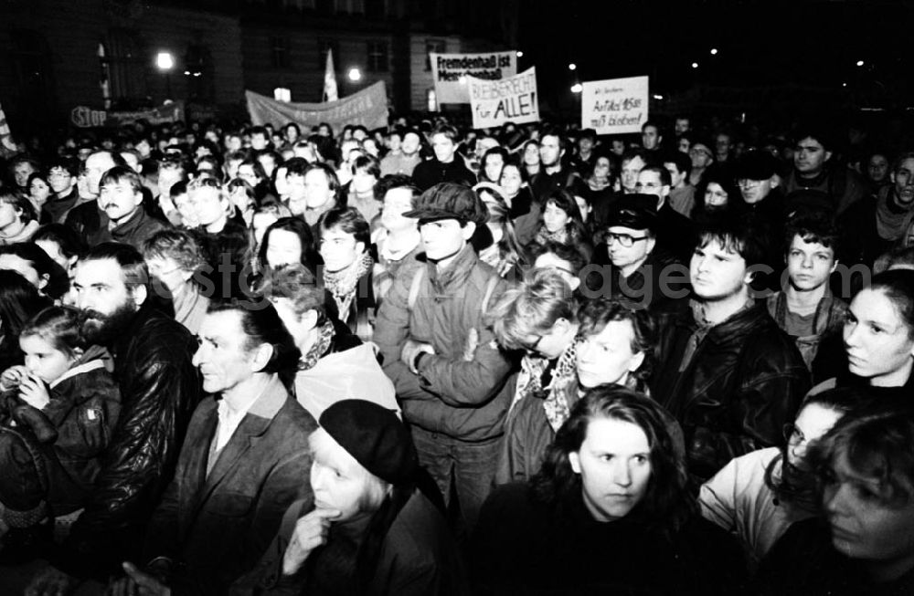GDR photo archive: Berlin-Mitte - Demo Rosa-Luxemburg-Platz Fremdenhaß ist Menschenhaß