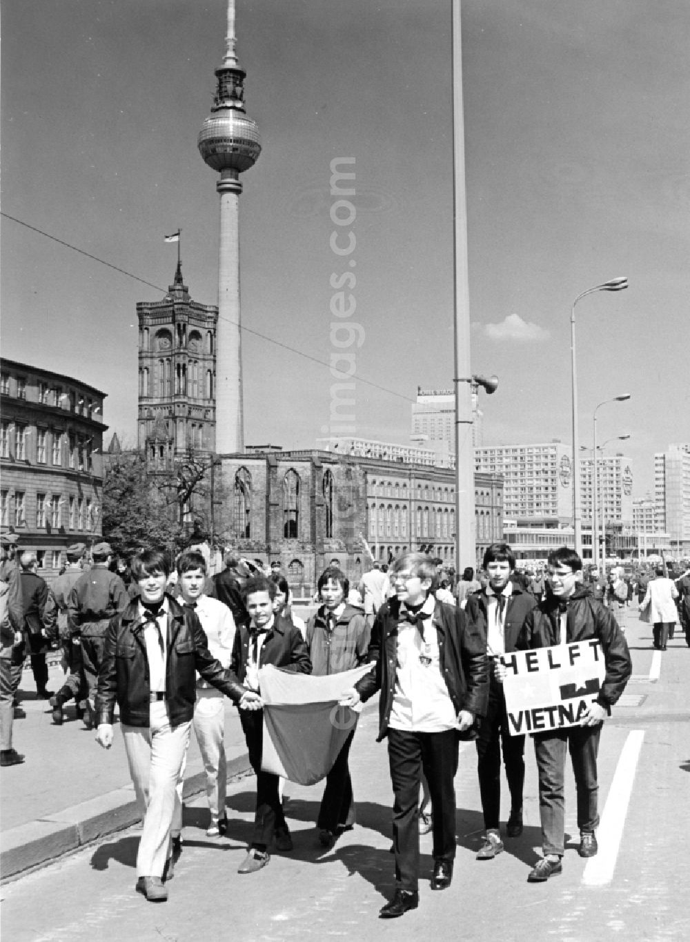 Berlin: Demonstration and street action against the Vietnam war on Grunerstrasse in the district Mitte in Berlin, the former capital of the GDR, German Democratic Republic
