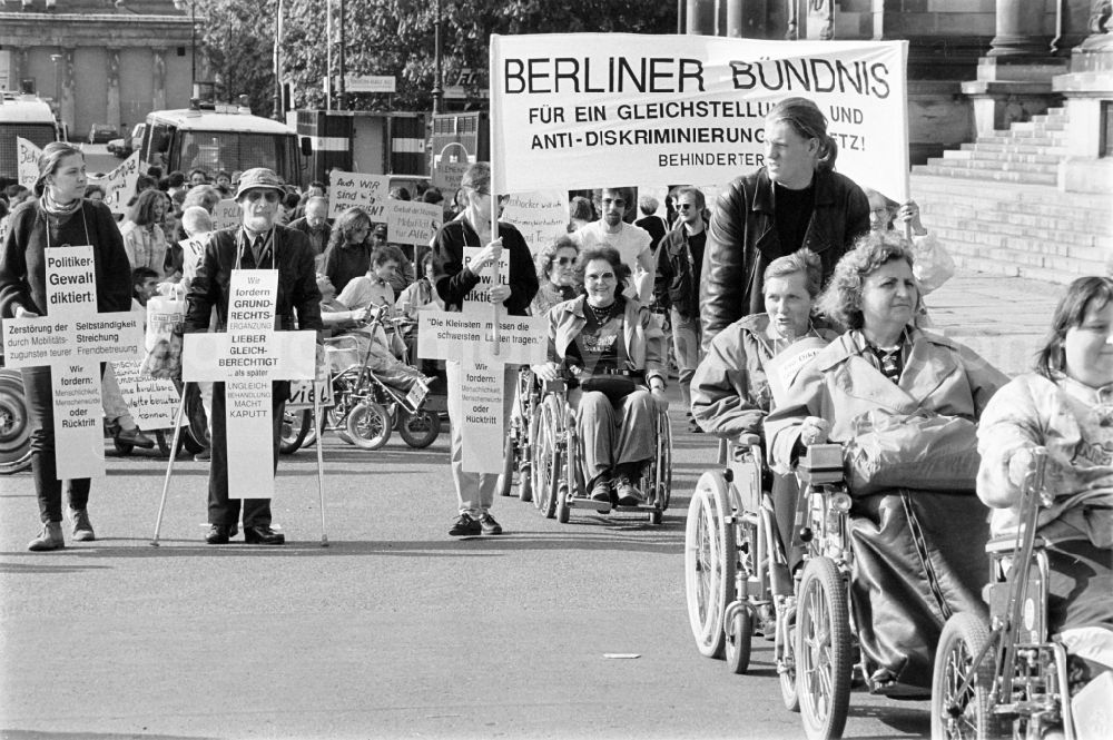 GDR image archive: Berlin - Demonstration for equality of people with disabilities in Berlin-Mitte