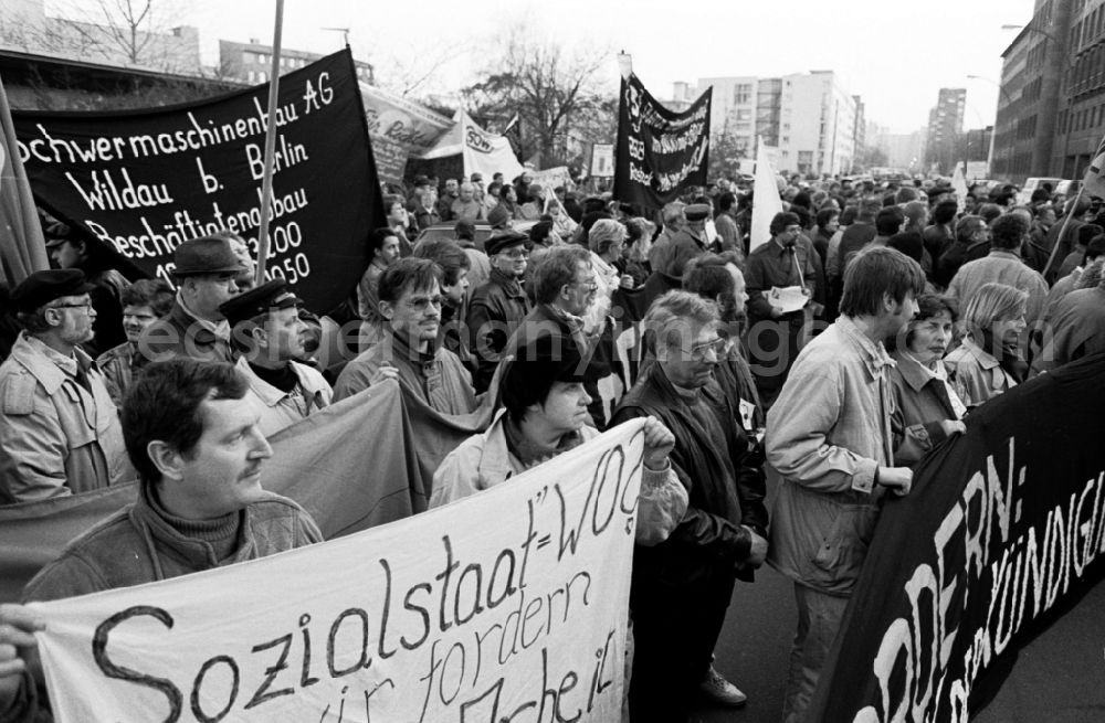 Berlin: Demonstration and street protest action before the trust headquarters at Wilhelmstrasse in Berlin, the former capital of the GDR, German Democratic Republic