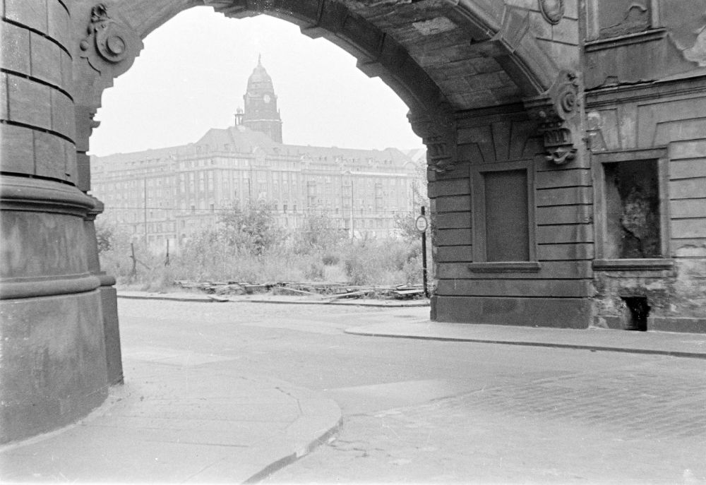 GDR picture archive: Dresden - Building of the listed architectural monument Taschenbergpalais on street Taschenberg in the district Altstadt in Dresden, Saxony on the territory of the former GDR, German Democratic Republic