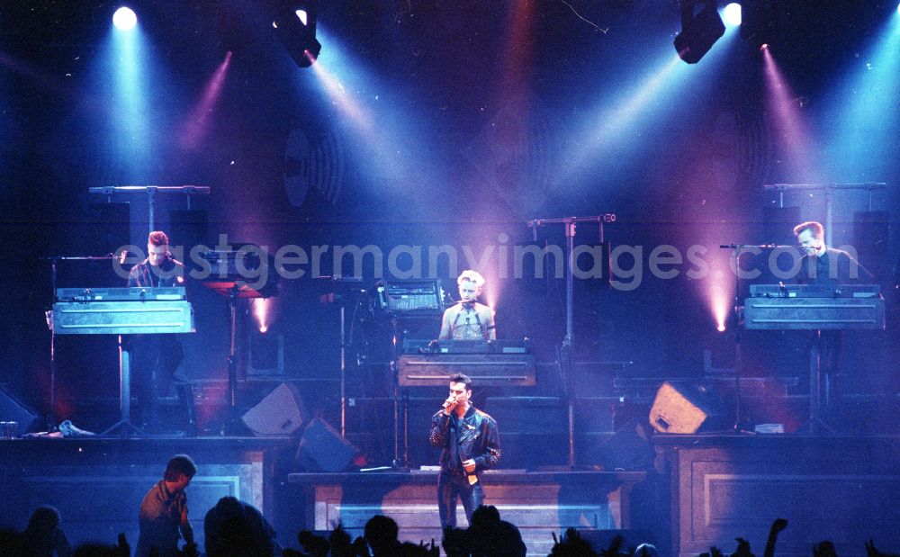 Berlin: Concert by the synth rock and synth pop group Depeche Mode at the Werner Seelenbinder Halle in Berlin Eastberlin on the territory of the former GDR, German Democratic Republic