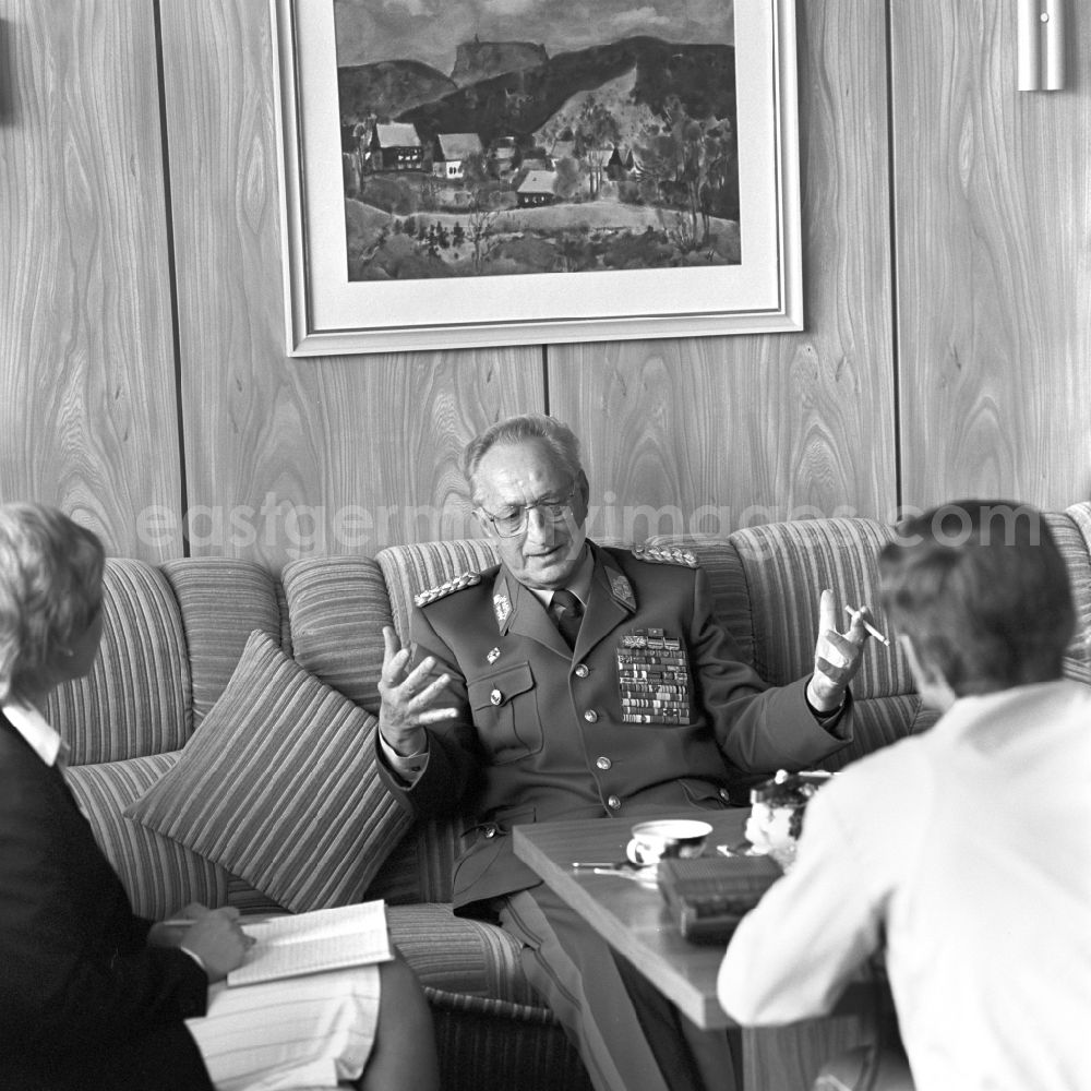 GDR picture archive: Strausberg - The former German army general of the NVA, National People's Army, Heinz Kessler in Strausberg in Brandenburg today. He was a member of the Council of Ministers of the GDR, Minister of National Defence and Member of the parliament of the GDR