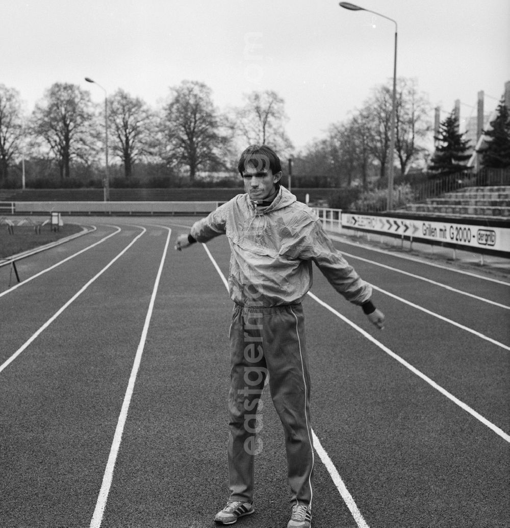 GDR photo archive: Potsdam - The former athlete and current coach Ronald Weigel in Potsdam in today's state of Brandenburg. His first major success was winning the title at the World Championships in 1983 at the 5