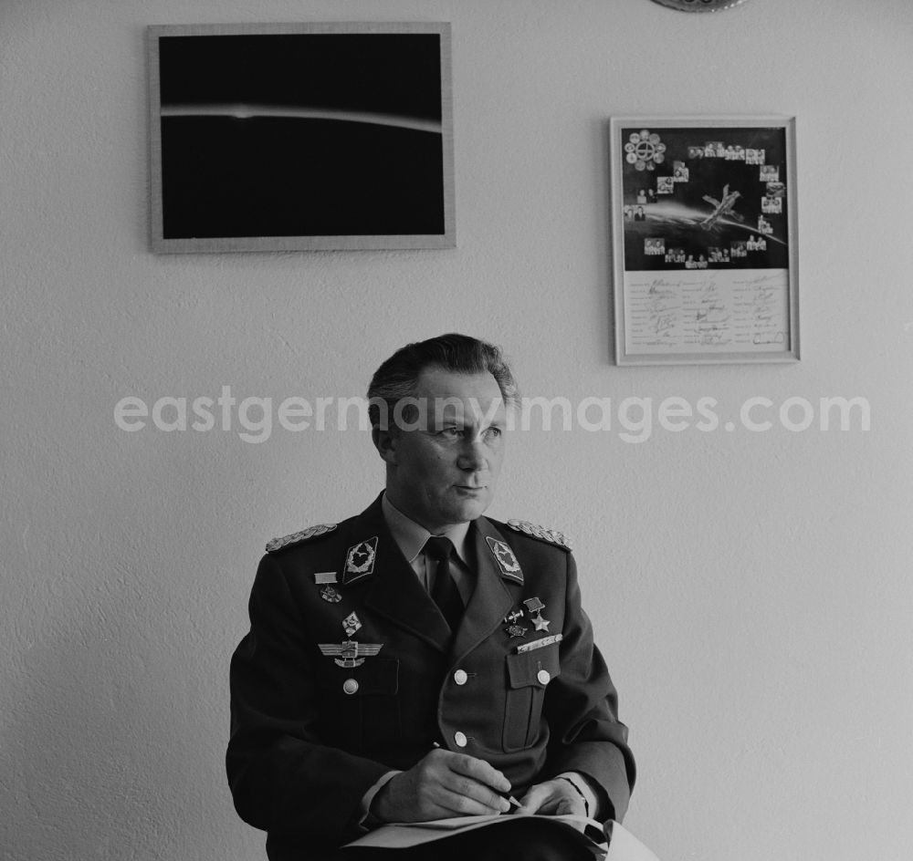 GDR photo archive: Strausberg - Sigmund Werner Paul Jaehn was the first German in space. Here at a date in Strausberg in Brandenburg. He is a former cosmonaut, fighter pilot, and Major-General of the NPA. The graduate military scientists flew on 26 August 1978 in the Soviet Soyuz 31 together with Valery Fedorovich Bykowski to the Soviet space station Salyut 6