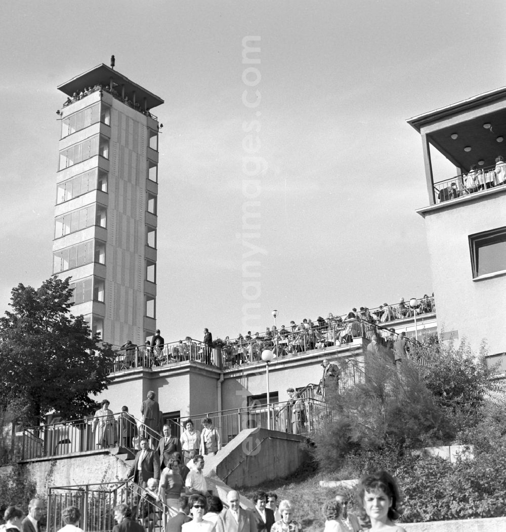GDR picture archive: Berlin - Köpenick - The Müggelturm is a well-known destination in the southeast of Berlin in Köpenick. It is south of the Müggelsee in the Müggelbergen on the small Müggelberg. The tower with its restaurant quickly became a popular destination