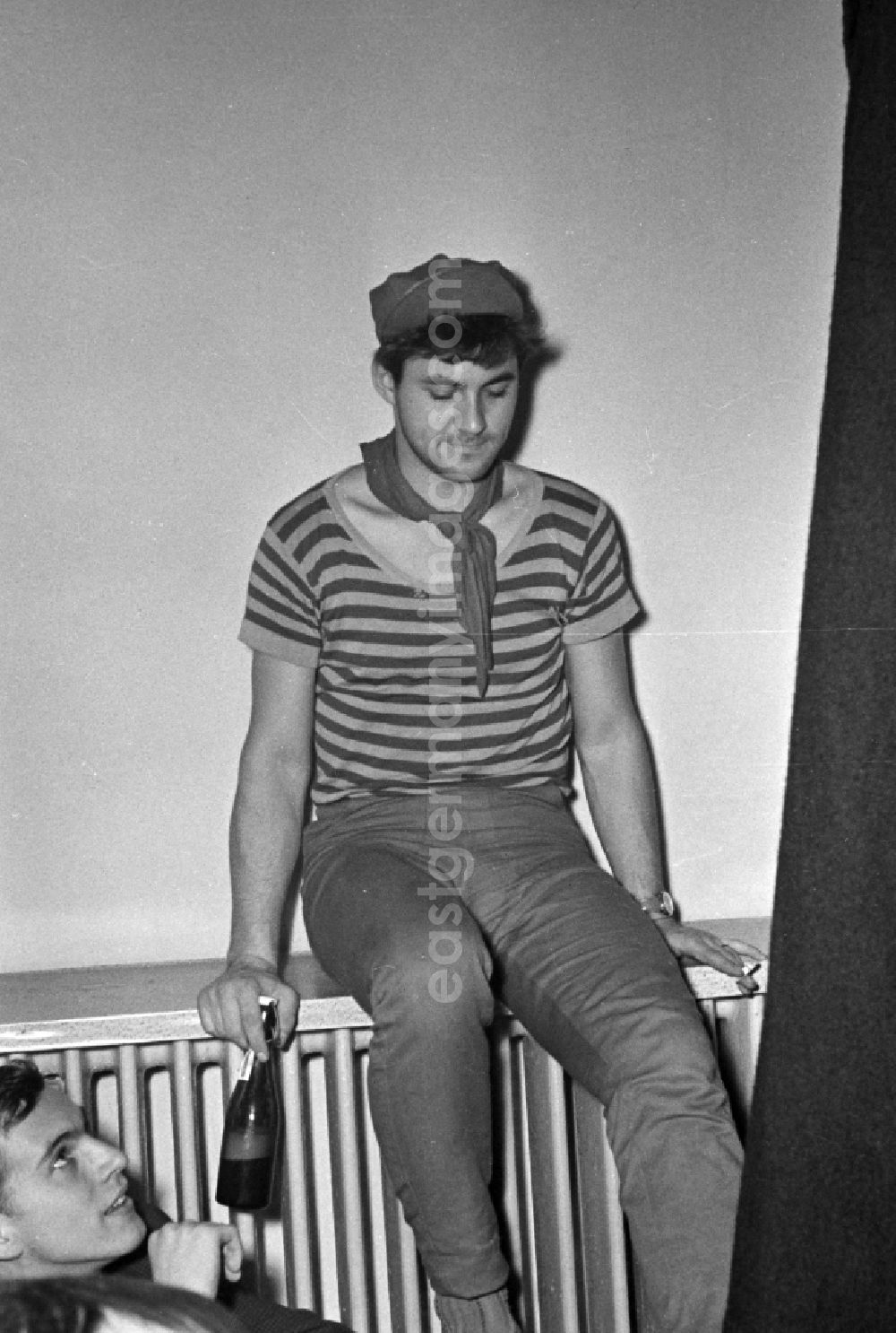 GDR picture archive: Potsdam - The Actor Willi Schrade at a carnival event in the film school in the district Babelsberg in Potsdam in the state Brandenburg on the territory of the former GDR, German Democratic Republic