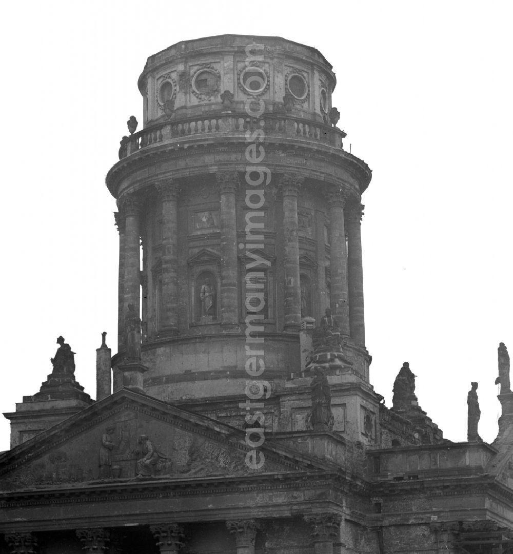 GDR image archive: Berlin - German Cathedral at Gendarmenmarkt in Berlin, the former capital of the GDR, German Democratic Republic