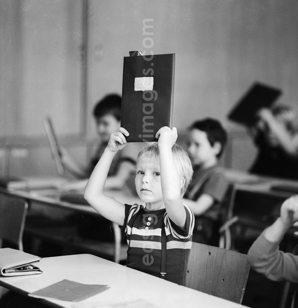 Berlin: German classes in the lower grades in a school in Berlin