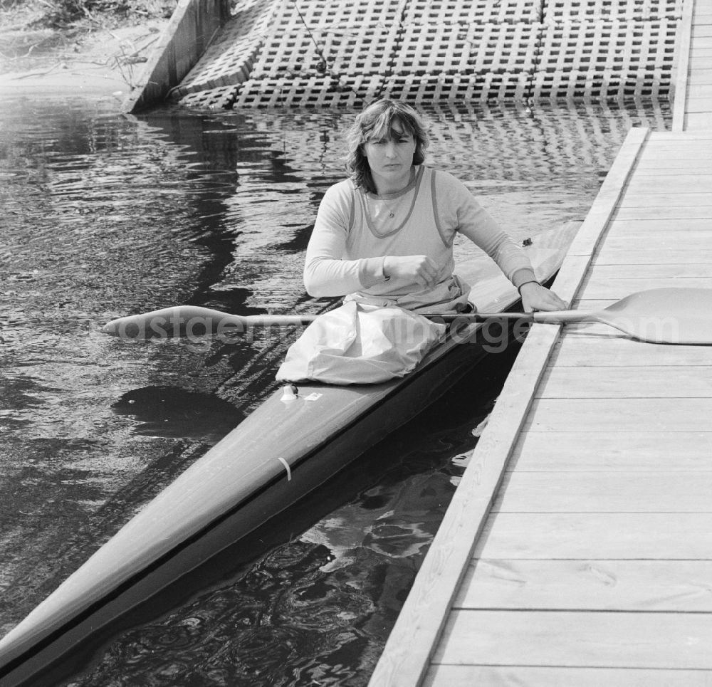 GDR picture archive: Beetzsee - The German canoeist Birgit Fischer am Beetzsee in Brandenburg today. 1984 and 1993 Birgit Schmidt. She was a member of the Army Sports clubs forward Potsdam