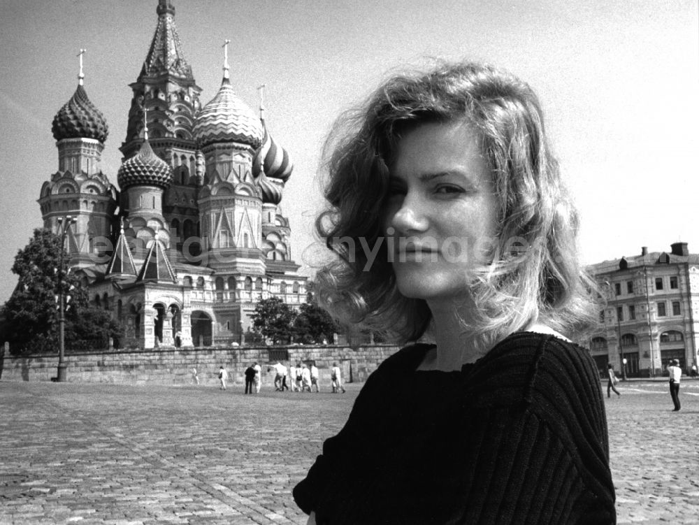 Moskau: The German actress and singer Barbara Sukowa in Moscow in Russia