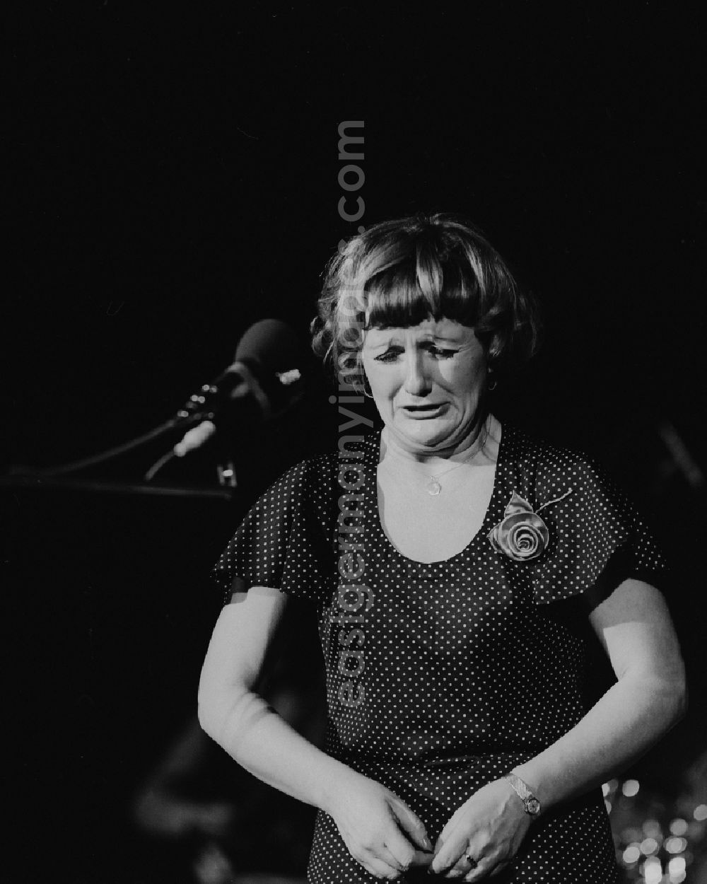 GDR photo archive: Chemnitz - The entertainer, comedienne, singer and actress Helga Hahnemann (1937 - 1991) during a performance at the 3rd Artists Competition in the former Karl-Marx-city today Chemnitz in Saxony today