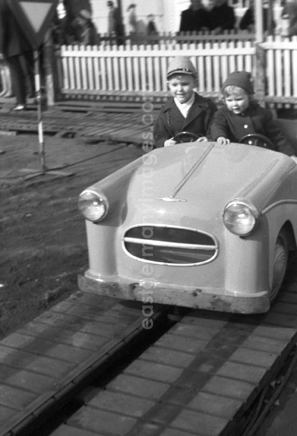 Magdeburg: Children at the fair. Here in a bumper car ride. The Magdeburg Spring Fair, a three-week frenzy early spring, takes place annually at the Exhibition Place Max Wille at the Small Town march right on the banks of the Elbe