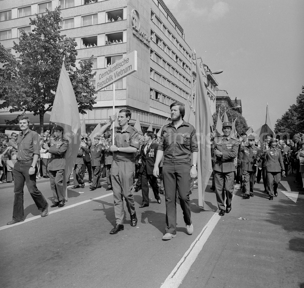 GDR photo archive: Berlin - The 10th World Festival of Youth and Students in Berlin. In the nine-day event about eight million visitors came along with 25.600 visitors from 14